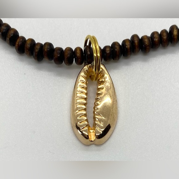 Brown Wood Beaded Necklace w/ Gold Seashell Charm Boho Y2K Preppy Festival - Picture 8 of 13
